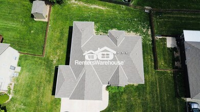 1202 Ridge Tree Ln in Pleasant Hill, MO - Building Photo - Building Photo