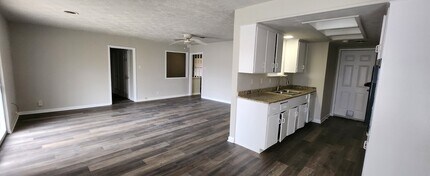 806 British Blvd in Grand Prairie, TX - Building Photo - Building Photo