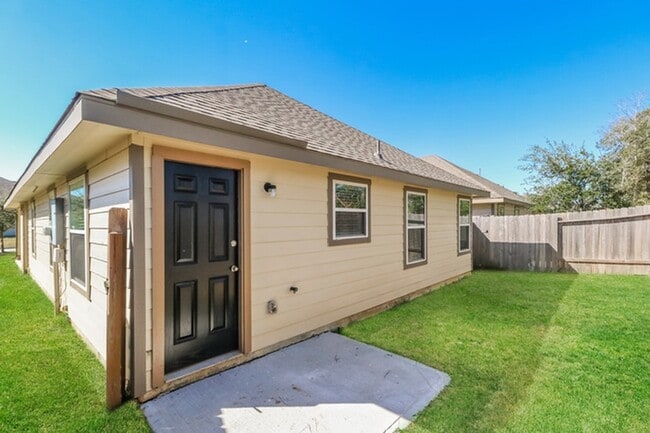 3261 East Chunk Dr in Conroe, TX - Building Photo - Building Photo