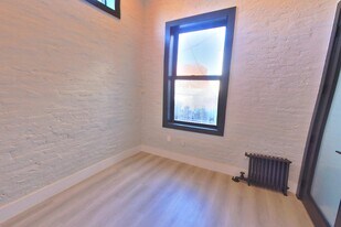 53 Leroy St, Unit 5D in New York, NY - Building Photo