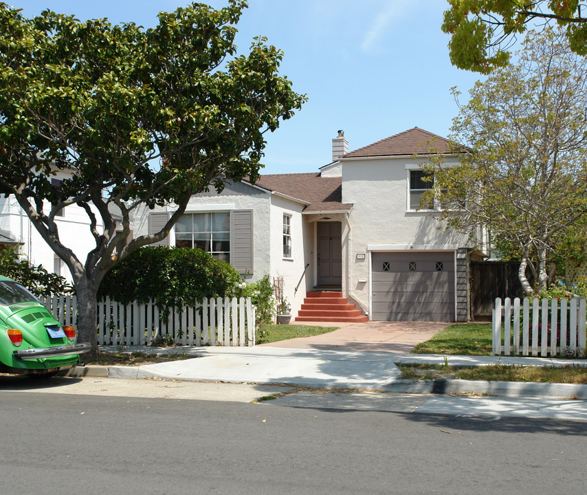 931 S Humboldt St in San Mateo, CA - Building Photo