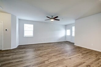 934 Grand Emperor DR in Houston, TX - Building Photo - Building Photo