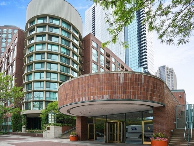 property at 480 N McClurg Ct