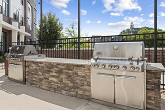 303 Flats in Knoxville, TN - Building Photo - Building Photo