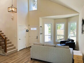 11541 SW 45th Ave in Portland, OR - Building Photo - Building Photo