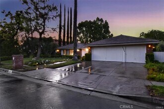 4061 Falling Leaf Dr in Los Angeles, CA - Foto de edificio - Building Photo