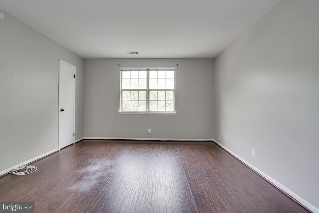 4622 28th Rd S-Unit -B in Arlington, VA - Building Photo