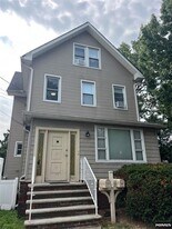 510 Shaler Blvd in Ridgefield, NJ - Building Photo