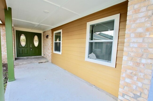 3015 Quail Valley E Dr in Missouri City, TX - Building Photo - Building Photo