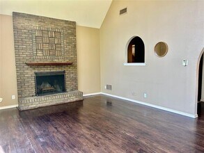 6163 Llano Ave in Dallas, TX - Building Photo - Building Photo