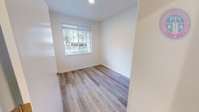 14484 SE Oregon Trail Dr in Clackamas, OR - Building Photo - Building Photo