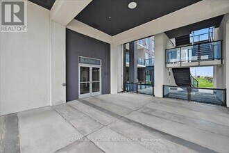 16-116 Concord Pl in Grimsby, ON - Building Photo - Building Photo