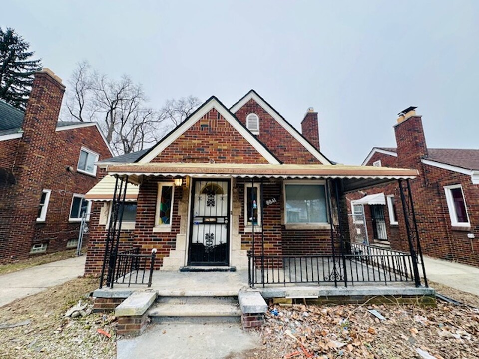 8841 Cloverlawn Ave in Detroit, MI - Building Photo