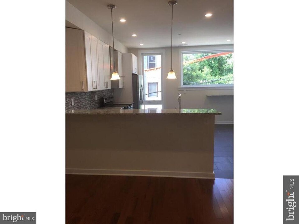 1440 Ogden St, Unit B in Philadelphia, PA - Building Photo