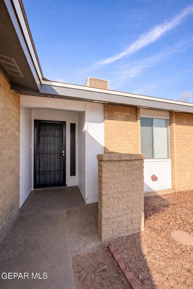 3425 E Glen Dr in El Paso, TX - Building Photo - Building Photo