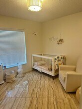4938 SW 33rd Way in Fort Lauderdale, FL - Building Photo - Building Photo