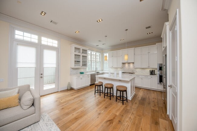 property at 5410 Alder Cir