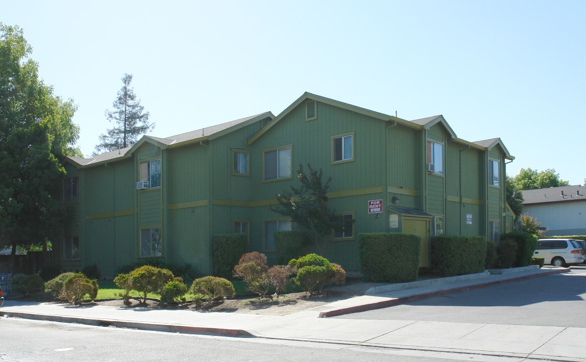 64 Rancho Dr in San Jose, CA - Building Photo