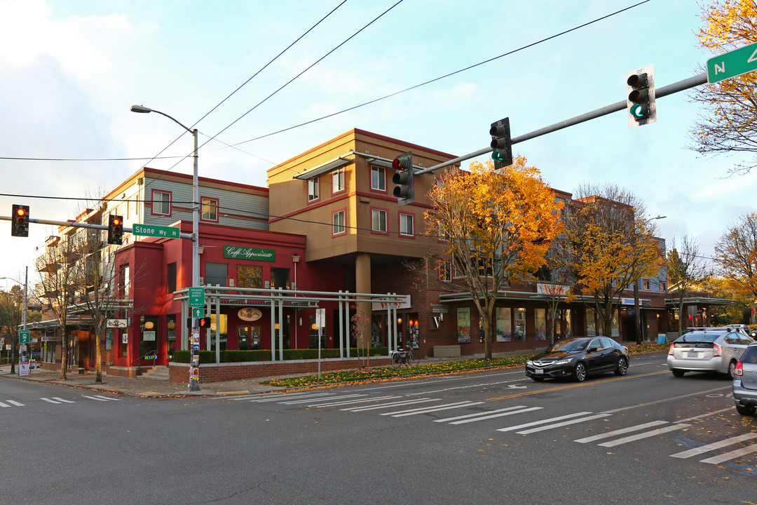 Stonehedge Apartments in Seattle, WA - Foto de edificio