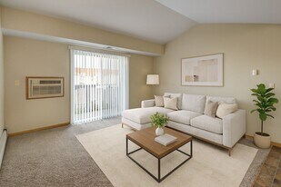 Roosevelt East in Williston, ND - Building Photo