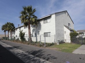 Westminster Park Apartments in Garden Grove, CA - Building Photo - Building Photo