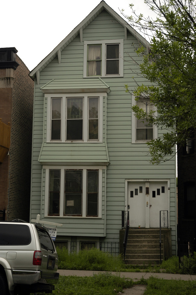 1125 W Addison St in Chicago, IL - Building Photo - Building Photo