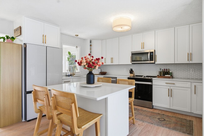 property at 1005 Redbud Rd