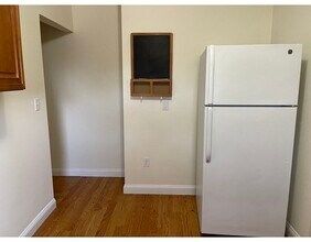 462 Walnut St-Unit -3b in Newton, MA - Building Photo - Building Photo