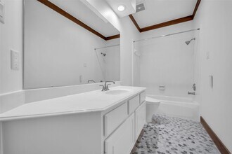 106 N Floral Leaf Cir in Spring, TX - Building Photo - Building Photo