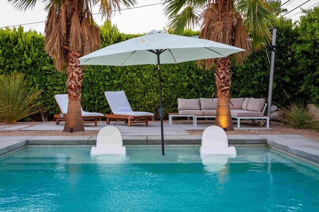 2355 W Nicola Rd in Palm Springs, CA - Building Photo - Building Photo