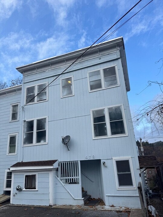 478 Kimball St in Fitchburg, MA - Foto de edificio