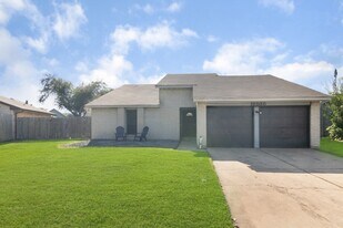 15535 Evergreen Pl Dr in Houston, TX - Building Photo