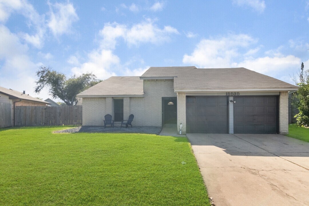 15535 Evergreen Pl Dr in Houston, TX - Building Photo