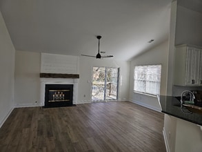 203 Fernwood Pl in Warrenton, VA - Building Photo - Building Photo