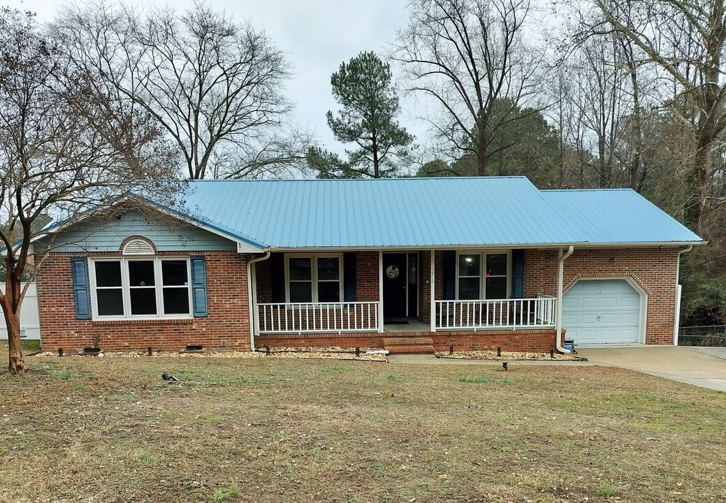 1919 Ashton Rd in Fayetteville, NC - Building Photo