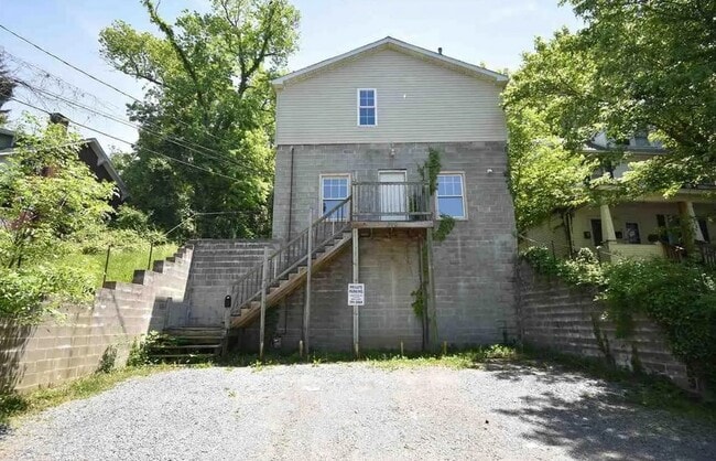 property at 516 Pearl Ave