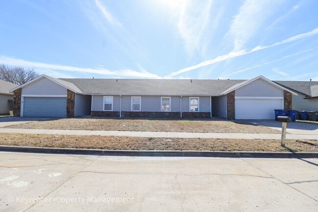 12924-12926 E 31st Ct in Tulsa, OK - Building Photo - Building Photo