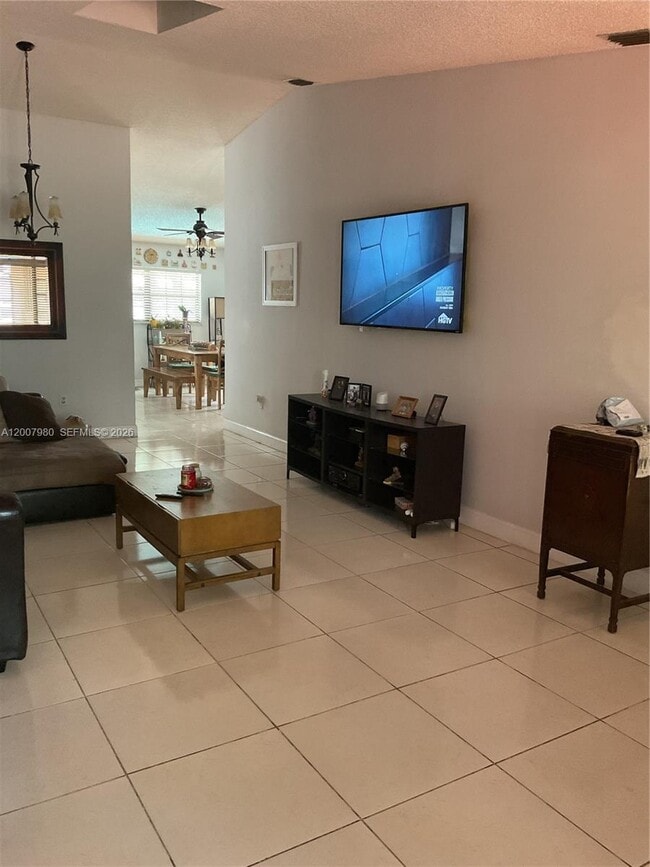 14345 SW 52nd St in Miami, FL - Building Photo - Building Photo