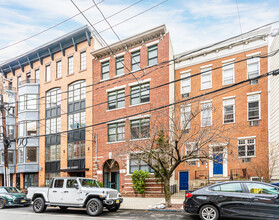 81 Monroe St in Hoboken, NJ - Foto de edificio - Building Photo