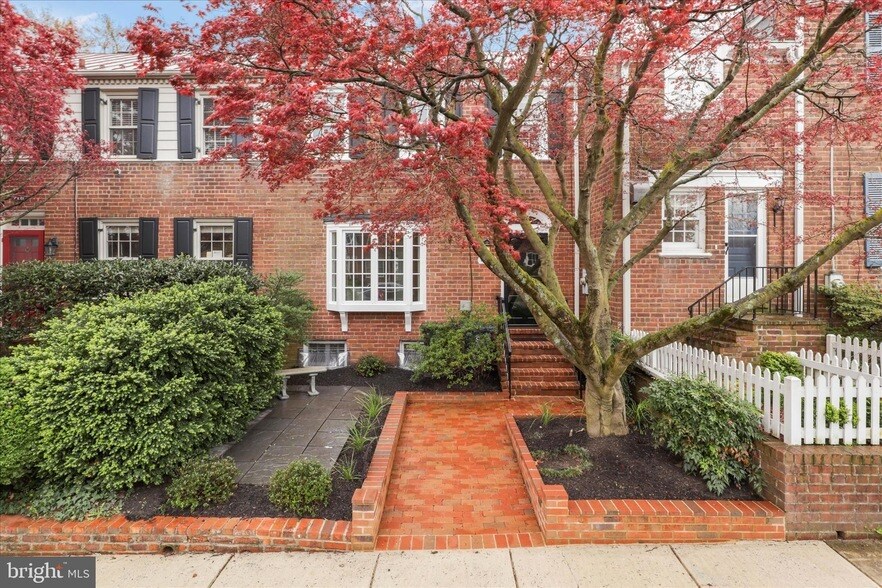 414 Jefferson St in Alexandria, VA - Foto de edificio