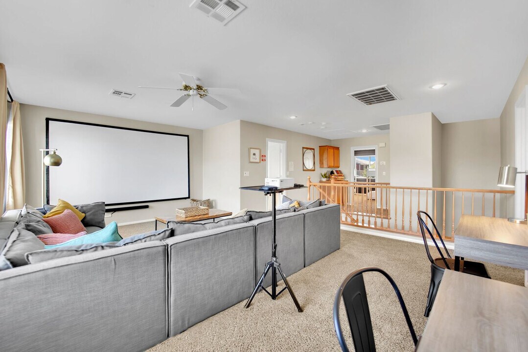 985 Courtney Valley St in Henderson, NV - Building Photo