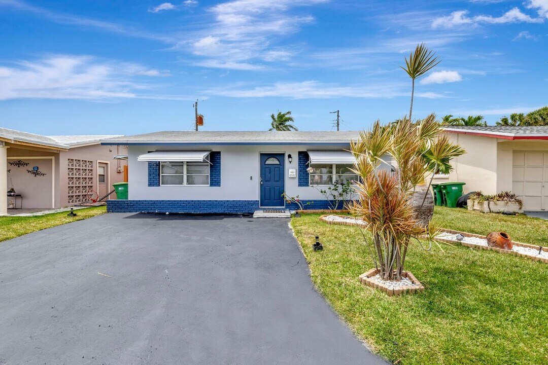 4901 NW 27th Way in Fort Lauderdale, FL - Building Photo