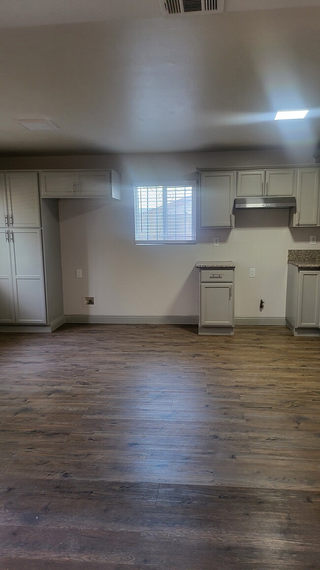 3236 W 59th St in Los Angeles, CA - Building Photo - Building Photo
