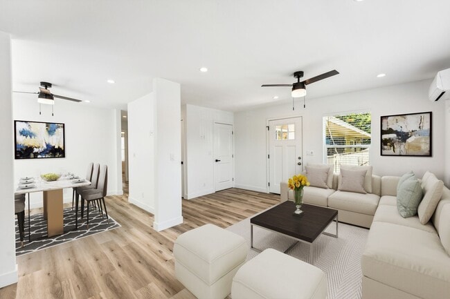 property at 113 S Lillie Ave