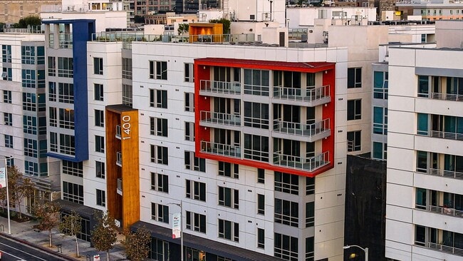 1400 FIG Apartments in Los Angeles, CA - Foto de edificio - Building Photo