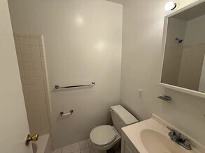 628 Tenth Avenue in New York, NY - Building Photo - Building Photo