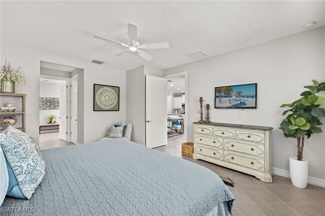 14671 Topsail Dr in Naples, FL - Building Photo - Building Photo