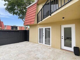 8328 Trent Ct in Boca Raton, FL - Building Photo