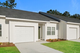 1168 Walker Point Way in Brunswick, GA - Building Photo