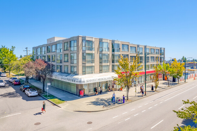 Kingsford Court in Vancouver, BC - Building Photo - Building Photo